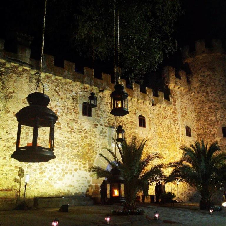 Casa Rural Castillo De Caceres Exterior photo